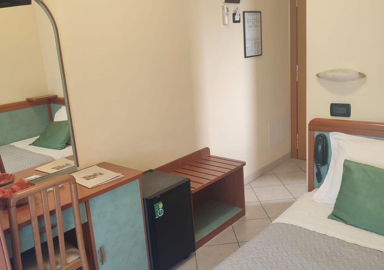Hotel Riviera B&B ミザーノ・アドリアーティコ エクステリア 写真